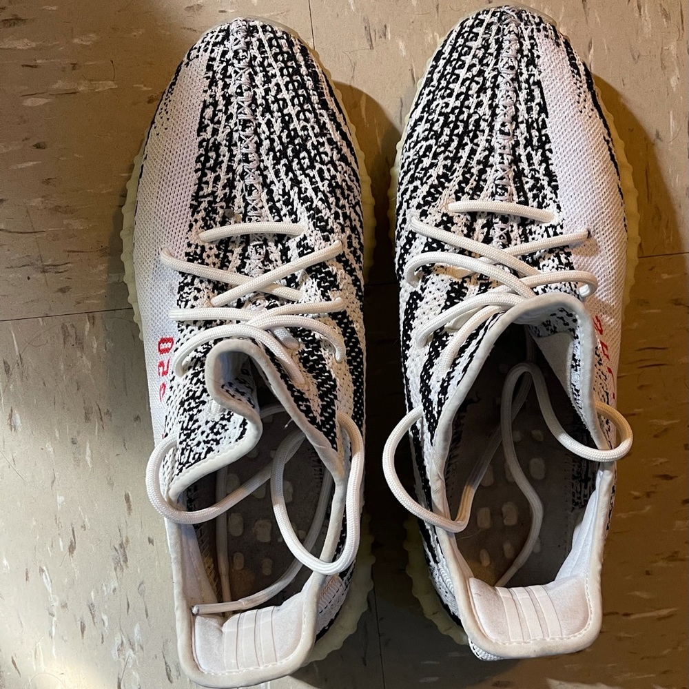 Yeezy zebra 350 V2 -used